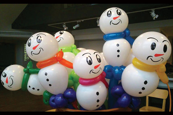 sculpture ballons arbre de noël animation enfant activité entreprise cinéma magasin